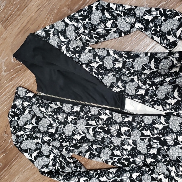 (XS) Zara Trafaluc Floral Print Long Sleeved Romper/Dress Vacation Summer Costal - Picture 15 of 15